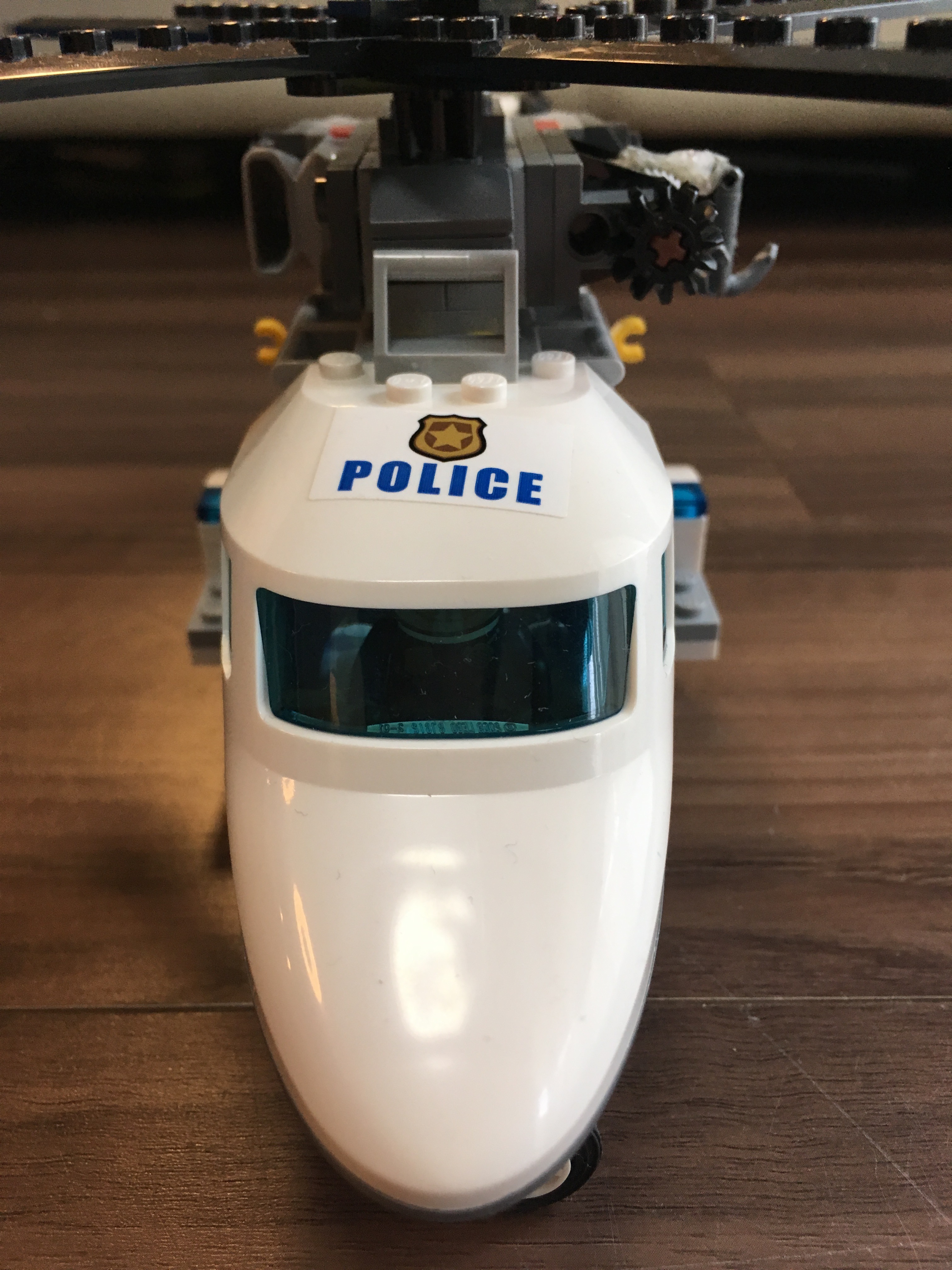 レゴシティー「ポリスヘリコプターとポリスカー」（LEGO CITY 60138